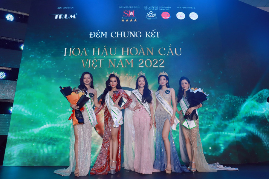 5 người đẹp nhất cuộc thi. Ảnh: BTC