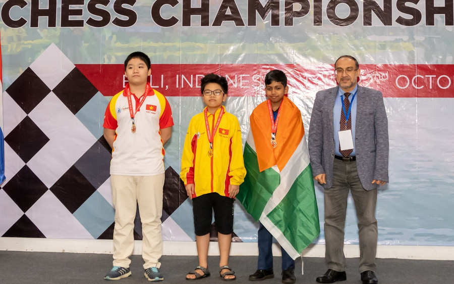 Phạm Trần Gia Phúc đoạt HCV cờ nhanh lẫn cờ tiêu chuẩn U.14 nam. Ảnh: LÂM MINH CHÂU Phạm Trần Gia Phúc đoạt HCV cờ nhanh lẫn cờ tiêu chuẩn U.14 nam. Ảnh: LÂM MINH CHÂU