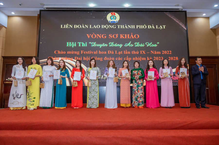 Chọn tuyển 42 thí sinh tiếp tục tham gia vòng thi chung khảo của TP.Đà Lạt trong dịp Festival Hoa Đà Lạt lần thứ IX - Năm 2022. Ảnh: Thùy Dương Chọn tuyển 42 thí sinh tiếp tục tham gia vòng thi chung khảo của TP.Đà Lạt trong dịp Festival Hoa Đà Lạt lần thứ IX - Năm 2022. Ảnh: Thùy Dương