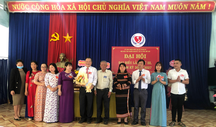 Ban chấp hành mới ra mắt tại Đại hội. Ảnh: Phan Thủy