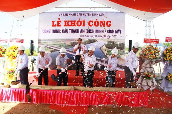 Lễ khởi công cầu Thạch An. Ảnh: NGUYỄN TRANG Lễ khởi công cầu Thạch An. Ảnh: NGUYỄN TRANG