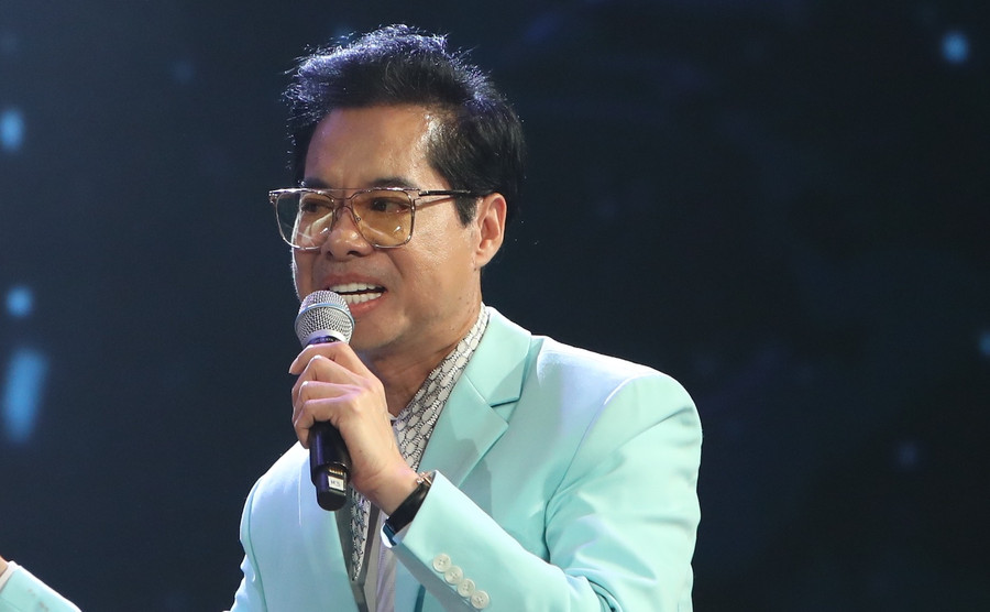 Ngọc Sơn khen ngợi sự tiến bộ của Minh Khuê qua từng vòng thi. Ảnh: BTC