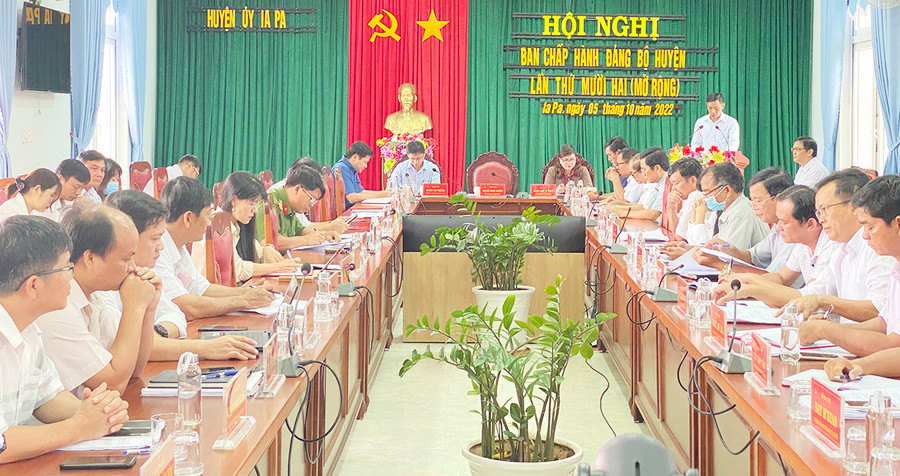  Quang cảnh hội nghị Ban Chấp hành Đảng bộ huyện Ia Pa lần thứ 12 (mở rộng). Ảnh: Mai Linh