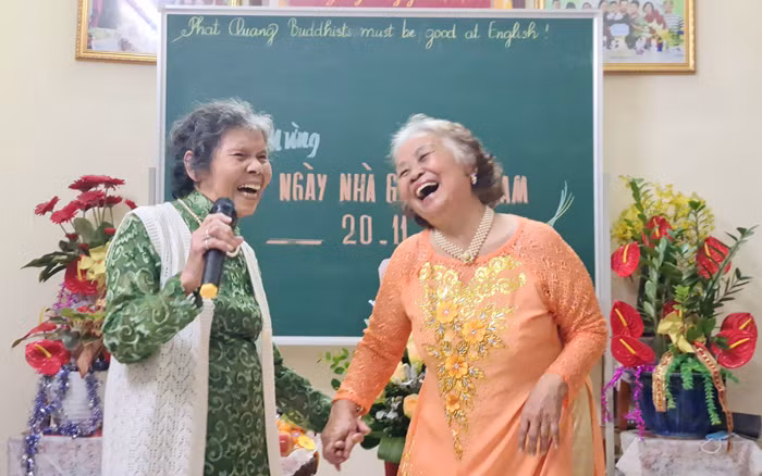 Mỗi ngày đi học là một ngày vui.