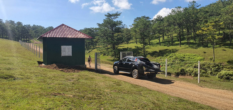 Dự án KDL nghỉ dưỡng Suối Hoa, từ năm 2008 đến nay, chủ đầu tư chỉ dựng được hàng rào và chốt bảo vệ rừng