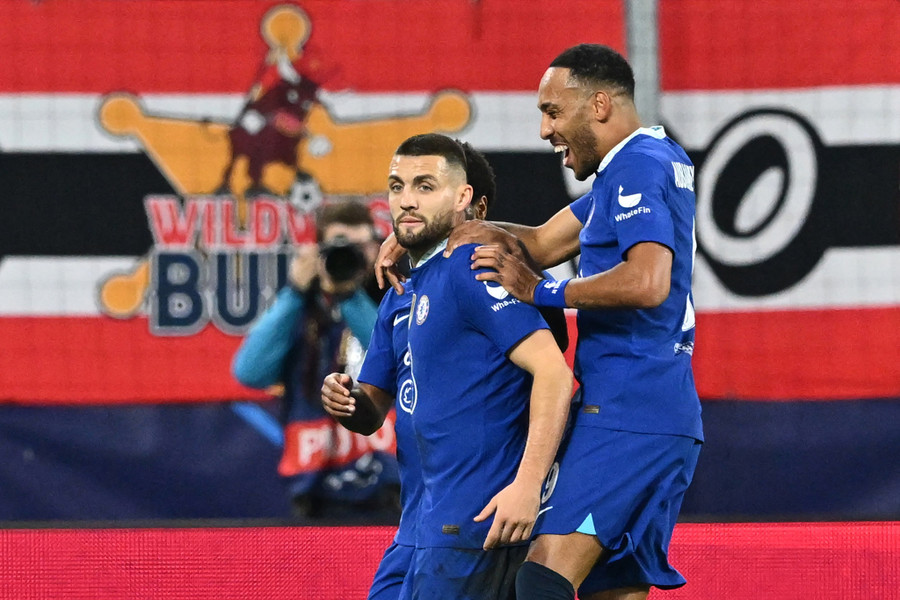 Kovacic mở tỷ số trước cho Chelsea. Ảnh: AFP