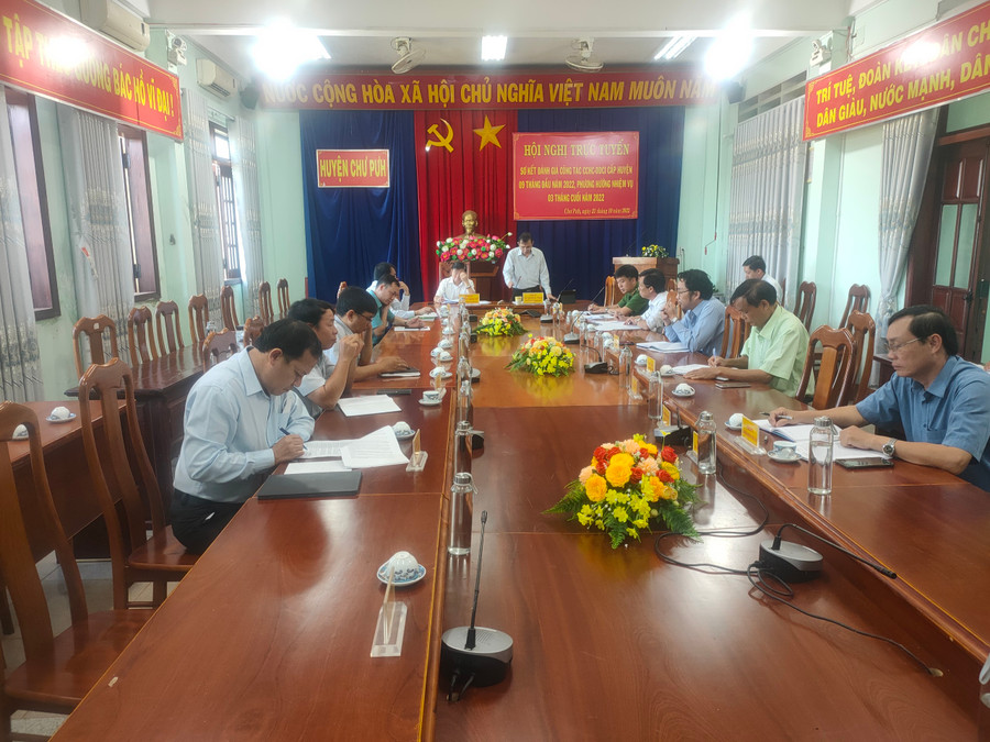 Quang cảnh hội nghị trực tuyến. Ảnh: R'Ô HOK