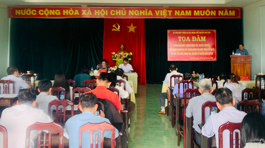 Quang cảnh buổi tọa đàm. Ảnh: Hồng Thương Quang cảnh buổi tọa đàm. Ảnh: Hồng Thương