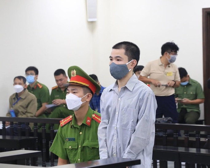 Bị cáo Nguyễn Trung Huyên tại phiên toà Bị cáo Nguyễn Trung Huyên tại phiên toà