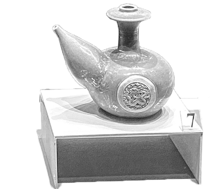 Chiếc Kendi giả cổ được “ưu ái”, chuẩn bị thăng cấp… cung đình trong một triển lãm ở Bảo tàng Lịch sử