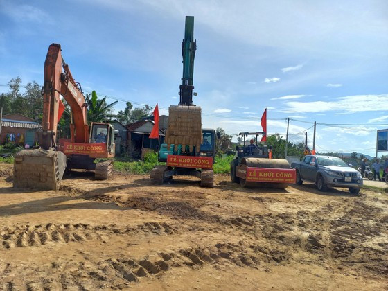 Lễ khởi công xây dựng cầu Thạch An. Ảnh: NGUYỄN TRANG