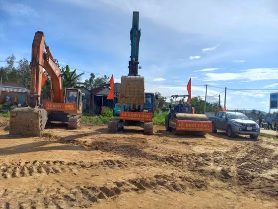 Lễ khởi công xây dựng cầu Thạch An. Ảnh: NGUYỄN TRANG