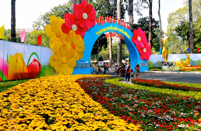 19 giờ ngày 13-2, Hội hoa xuân TP. HCM tại công viên Tao Đàn mang chủ đề 
