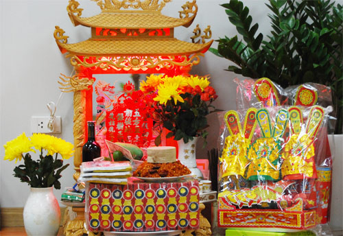 Lễ cúng ông Công, ông Táo vào 23 tháng Chạp hàng năm.