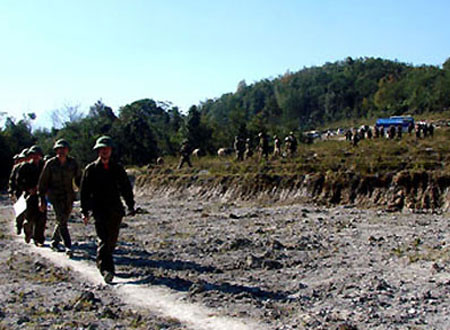 Chưa thắng được “giặc lửa” thì chưa ăn Tết! ảnh 1 Các cơ quan chức năng và lực lượng vũ trang địa phương đang khẩn trương tăng cường quân số chữa cháy rừng