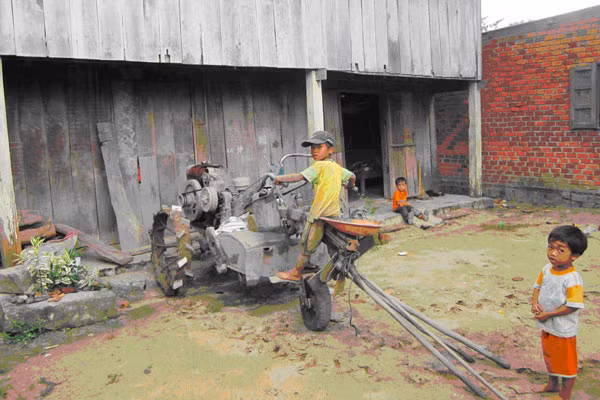 Tình trạng ly hôn hiện nay làm tổn thương cho con cái là điều tất yếu.
