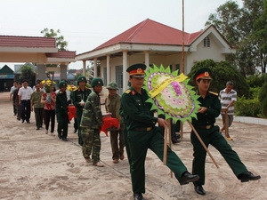Một buổi lễ quy tập hài cốt liệt sỹ về nghĩa trang liệt sỹ ở tỉnh Đak Lak. Một buổi lễ quy tập hài cốt liệt sỹ về nghĩa trang liệt sỹ ở tỉnh Đak Lak.