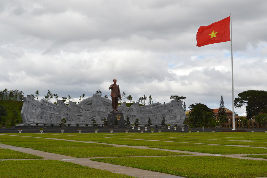 Quảng trường Đại Đoàn Kết-điểm đến đang có “sức nóng” bậc nhất TP. Pleiku nhân dịp nghỉ lễ Tết dương lịch năm nay. Ảnh: Lê Hòa