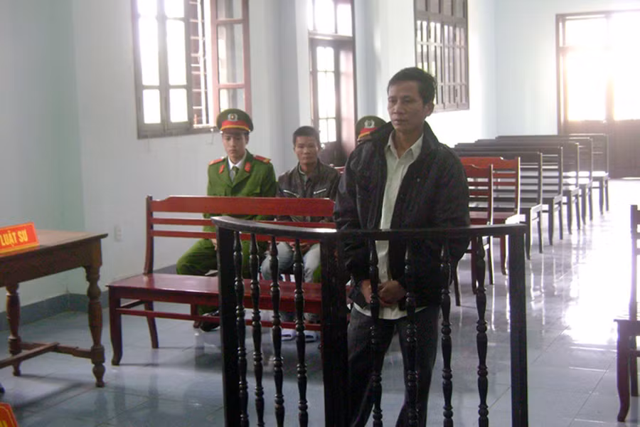 Đỗ Tuấn nhận án tù tại tòa. Ảnh: Bùi Oanh
