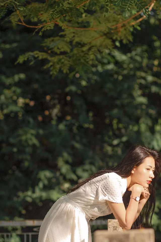 Sở hữu nhan sắc ấn tượng song Trang tiết lộ chưa từng thử sức với cuộc thi sắc đẹp nào và trong tương lai cũng chưa có ý định vì muốn tập trung cho diễn xuất.