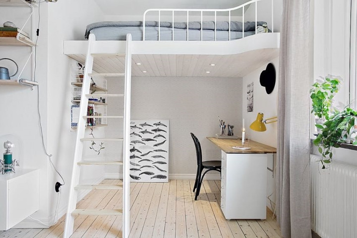Tận dụng gác lửng để làm phòng ngủ là phương án khá an toàn trong những căn hộ mini dành cho người độc thân. Tận dụng gác lửng để làm phòng ngủ là phương án khá an toàn trong những căn hộ mini dành cho người độc thân.