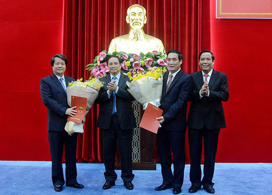 Trưởng Ban Tổ chức Trung ương Phạm Minh Chính đã trao quyết định của Bộ Chính trị về công tác cán bộ