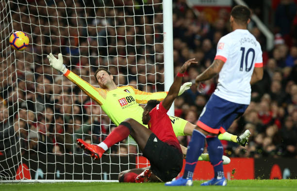 Pogba dễ dàng mở tỉ số khi Rashford đã làm hết công đoạn khó khăn.  Pogba dễ dàng mở tỉ số khi Rashford đã làm hết công đoạn khó khăn.