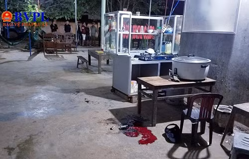 Hiện trường nơi xảy ra vụ án mạng. Ảnh: NC. 