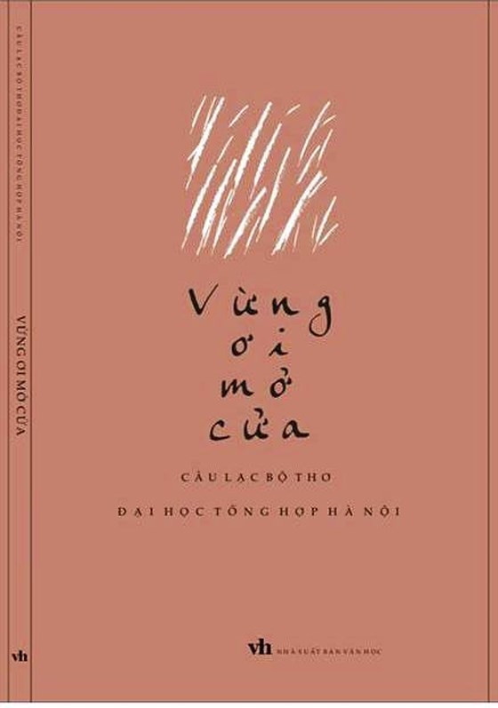 Tập thơ xuất hiện một cách tình cờ, trong trẻo, đầy lãng mạn, đam mê  Tập thơ xuất hiện một cách tình cờ, trong trẻo, đầy lãng mạn, đam mê