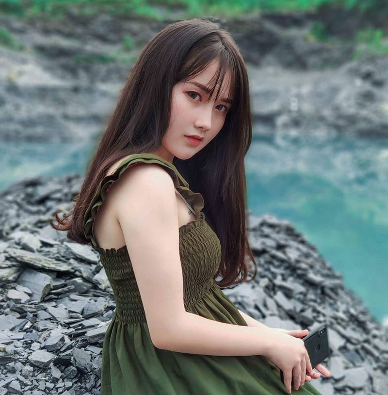 Thu Hồng năng động, tự tin mơ ước trở thành một người dẫn chương trình truyền hình chuyên nghiệp. Bởi thế trong kỳ thi đại học năm sau cô dự định thi vào chuyên ngành báo truyền hình của Học viện Báo chí và Tuyên truyền. Thu Hồng năng động, tự tin mơ ước trở thành một người dẫn chương trình truyền hình chuyên nghiệp. Bởi thế trong kỳ thi đại học năm sau cô dự định thi vào chuyên ngành báo truyền hình của Học viện Báo chí và Tuyên truyền.