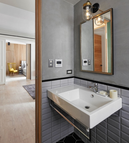 Phòng tắm nhỏ nằm cạnh phòng ngủ thuận tiện cho việc sinh hoạt hàng ngày. Phòng tắm nhỏ nằm cạnh phòng ngủ thuận tiện cho việc sinh hoạt hàng ngày.