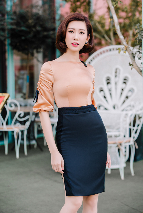 Người đẹp tiết lộ, những thiết kế này giúp cô tự tin dạo phố, gặp gỡ bạn bè, đi tiệc... bởi đúng với tinh thần 'nhẹ nhàng không đồng nghĩa với mờ nhạt' mà diễn viên 'Gạo nếp gạo tẻ' hướng đến. Người đẹp tiết lộ, những thiết kế này giúp cô tự tin dạo phố, gặp gỡ bạn bè, đi tiệc... bởi đúng với tinh thần 'nhẹ nhàng không đồng nghĩa với mờ nhạt' mà diễn viên 'Gạo nếp gạo tẻ' hướng đến.