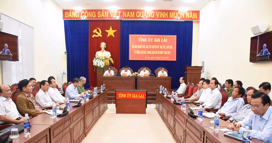 Quang cảnh hội nghị “Học tập và làm theo tư tưởng, đạo đức, phong cách Hồ Chí Minh” tại điểm cầu Gia Lai. Ảnh: Minh Nguyễn