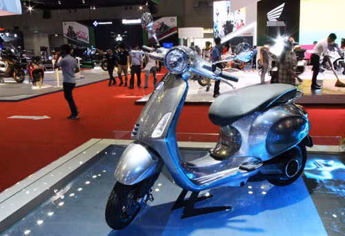 Xe điện concept Vespa Elettrica tại triển lãm xe máy Việt Nam 2017. Ảnh: Phạm Trung.