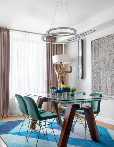 Trên bàn khách có thêm các loại cây nhỏ. Trên bàn khách có thêm các loại cây nhỏ.