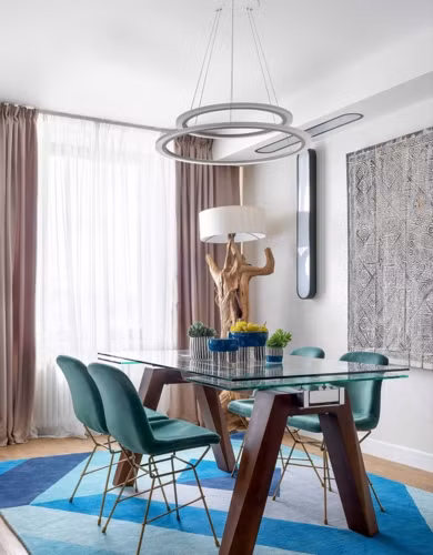  Trên bàn khách có thêm các loại cây nhỏ. 