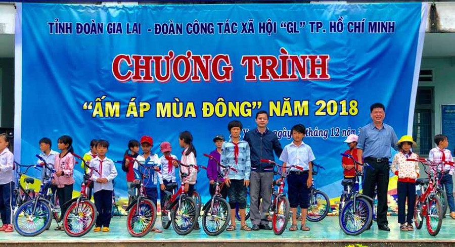 Chương trình Ấm áp mùa đông năm 2018 được tổ chức tại xã Ya Hội. Ảnh: Phan Lài