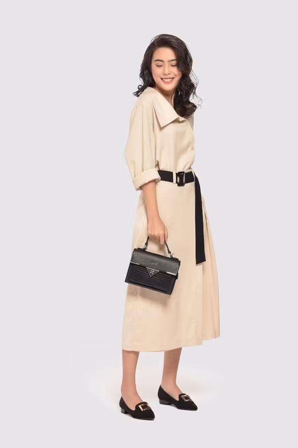 Giày búp bê mũi tròn: Với chất liệu da tổng hợp bền, đẹp, giày mũi tròn nổi bật nhờ lớp đệm mút dày, êm ái khi mang.