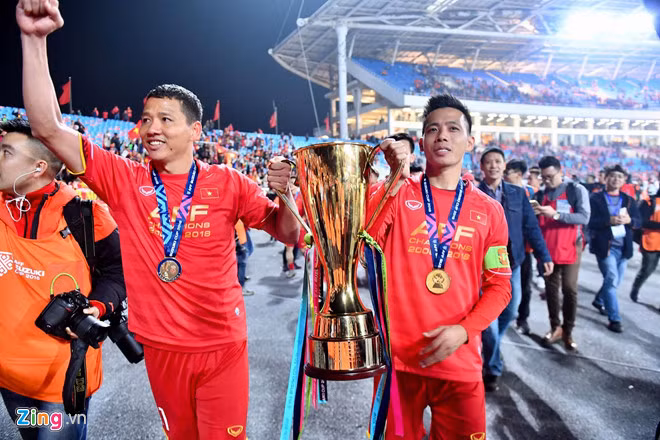  Đội trưởng Văn Quyết và Anh Đức không được giữ lại cho hành trình mới tại Asian Cup 2019. Ảnh: Minh Chiến.