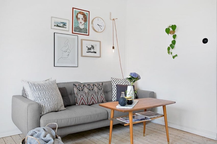 Bàn và ghế sofa thấp không cản tầm nhìn và để ánh sáng dễ dàng di chuyển. Bàn và ghế sofa thấp không cản tầm nhìn và để ánh sáng dễ dàng di chuyển.