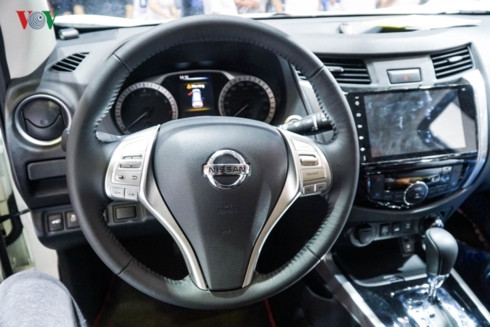  Vô lăng bọc da được tích hợp phím điều khiển nhan.
