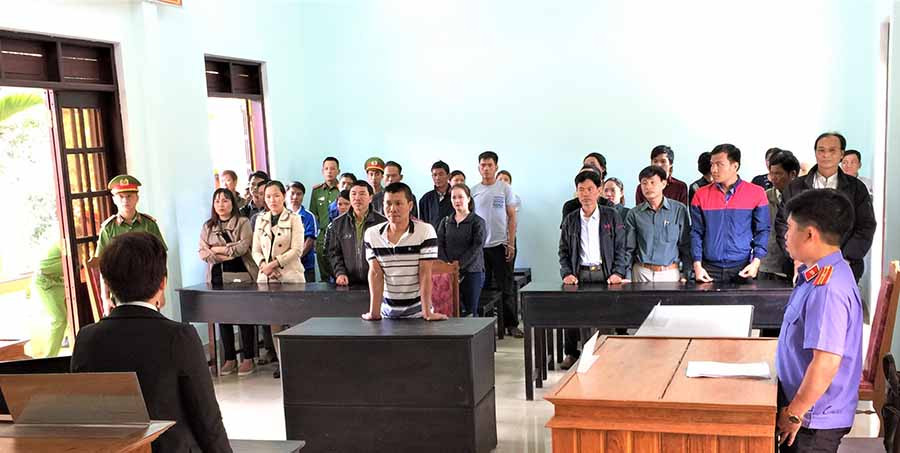 Trần Văn Cường trước Tòa. Ảnh: Hồng Thuấn