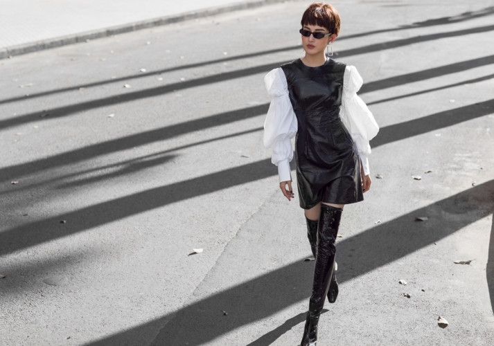  Xuất thân từ cuộc thi Hoa hậu Việt Nam 2014 với danh hiệu Á hậu 1, cho đến nay Huyền My vẫn là một cái tên đầy sức hút của giới giải trí với phong cách ăn mặc ổn định của mình.