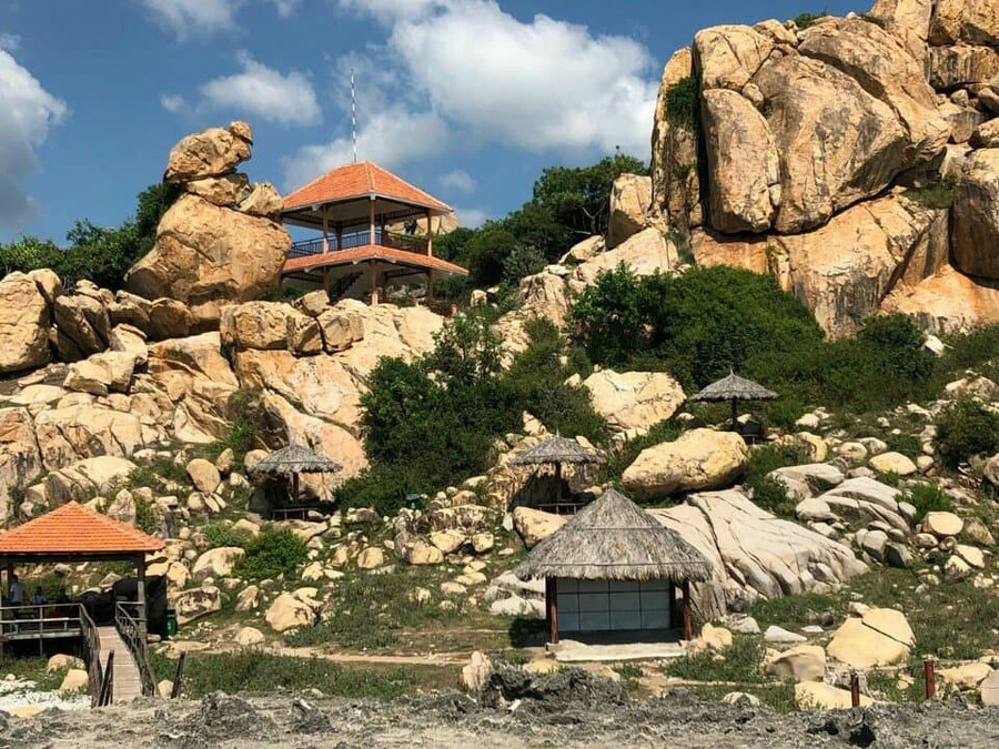  Một góc của Hang Rái