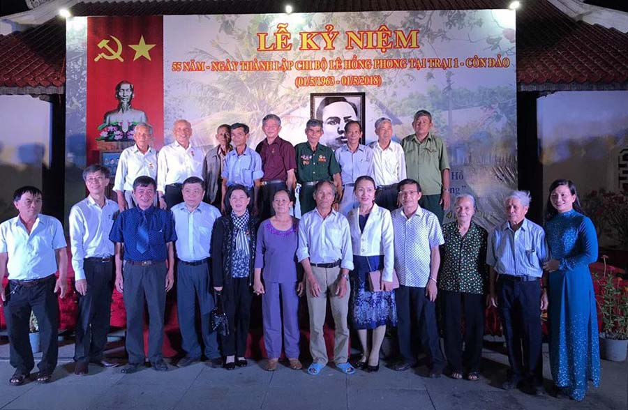 Bà Cúc dự lễ kỷ niệm 55 năm ngày thành lập Chi bộ Lê Hồng Phong tại Trại 1-Côn Đảo vào tháng 5-2018. Ảnh: nhân vật cung cấp