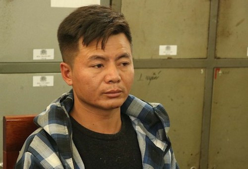Cụt Văn Huệ tại cơ quan công an. Cụt Văn Huệ tại cơ quan công an.