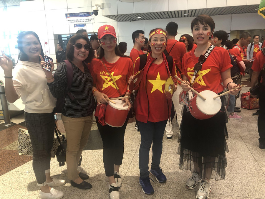 Những cổ động viên cuồng nhiệt  Những cổ động viên cuồng nhiệt