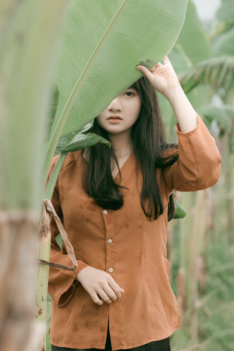 Dù chỉ mới là học sinh cấp 3 nhưng Thu Hồng đã có thể tự kiếm tiền từ chính tài năng của mình. Cô làm người dẫn chương trình cho các bản tin công nghệ trên một số kênh Youtube, làm người đánh giá các sản phẩm công nghệ, thu âm cho các video quảng cáo sản phẩm và các công việc liên quan đến giọng nói và thuyết trình. Bởi thế nữ sinh này đã có thể tự lập, tự kiếm tiền để mua những gì mình thích, đóng tiền học và dành một phần để mày mò thêm các kỹ năng cần thiết trong cuộc sống. Dù chỉ mới là học sinh cấp 3 nhưng Thu Hồng đã có thể tự kiếm tiền từ chính tài năng của mình. Cô làm người dẫn chương trình cho các bản tin công nghệ trên một số kênh Youtube, làm người đánh giá các sản phẩm công nghệ, thu âm cho các video quảng cáo sản phẩm và các công việc liên quan đến giọng nói và thuyết trình. Bởi thế nữ sinh này đã có thể tự lập, tự kiếm tiền để mua những gì mình thích, đóng tiền học và dành một phần để mày mò thêm các kỹ năng cần thiết trong cuộc sống.