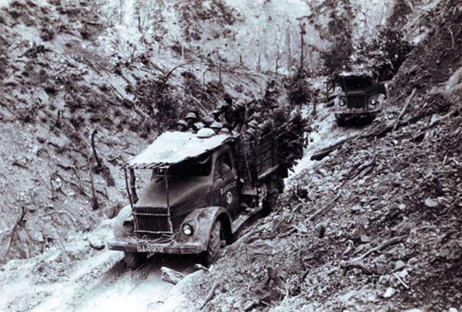 Bộ đội vượt Trường Sơn. (Ảnh tư liệu)  Bộ đội vượt Trường Sơn. (Ảnh tư liệu)