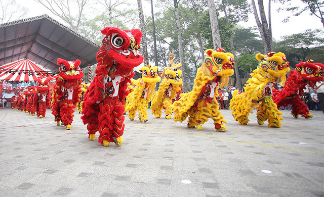  Màn ra quân ấn tượng của các đoàn Lân – Sư – Rồng kì cựu.